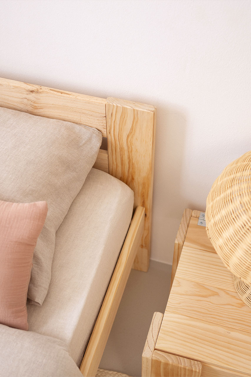 Imagen de ambiente 3 para:Cama individual de madera maciza